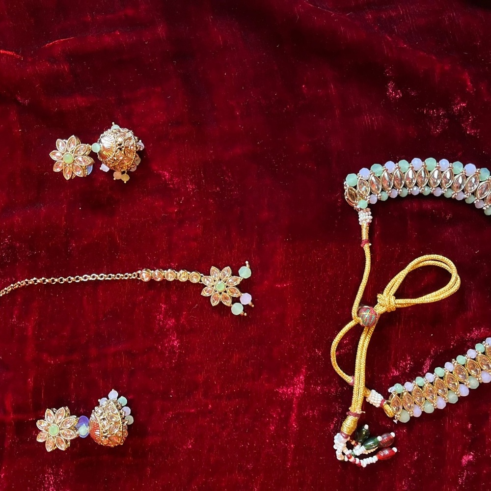 Jewellery - Picture 3 of 16